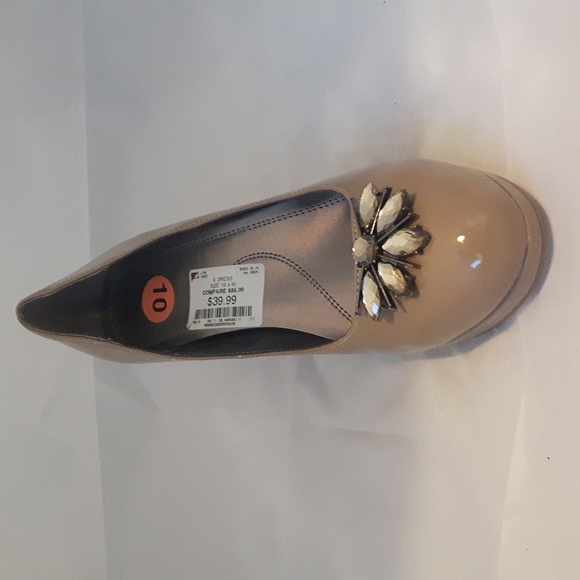 Tahari Toast Lina Nude heels - Picture 6 of 8